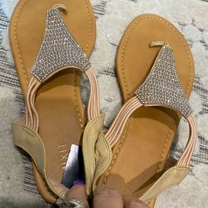NWT Mixit Womens Gillian T-Strap Flat Sandals |Size 8